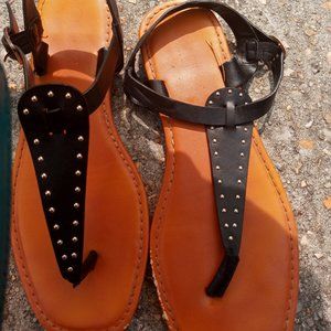 Rouge Helium Black and Brown Flip Flops